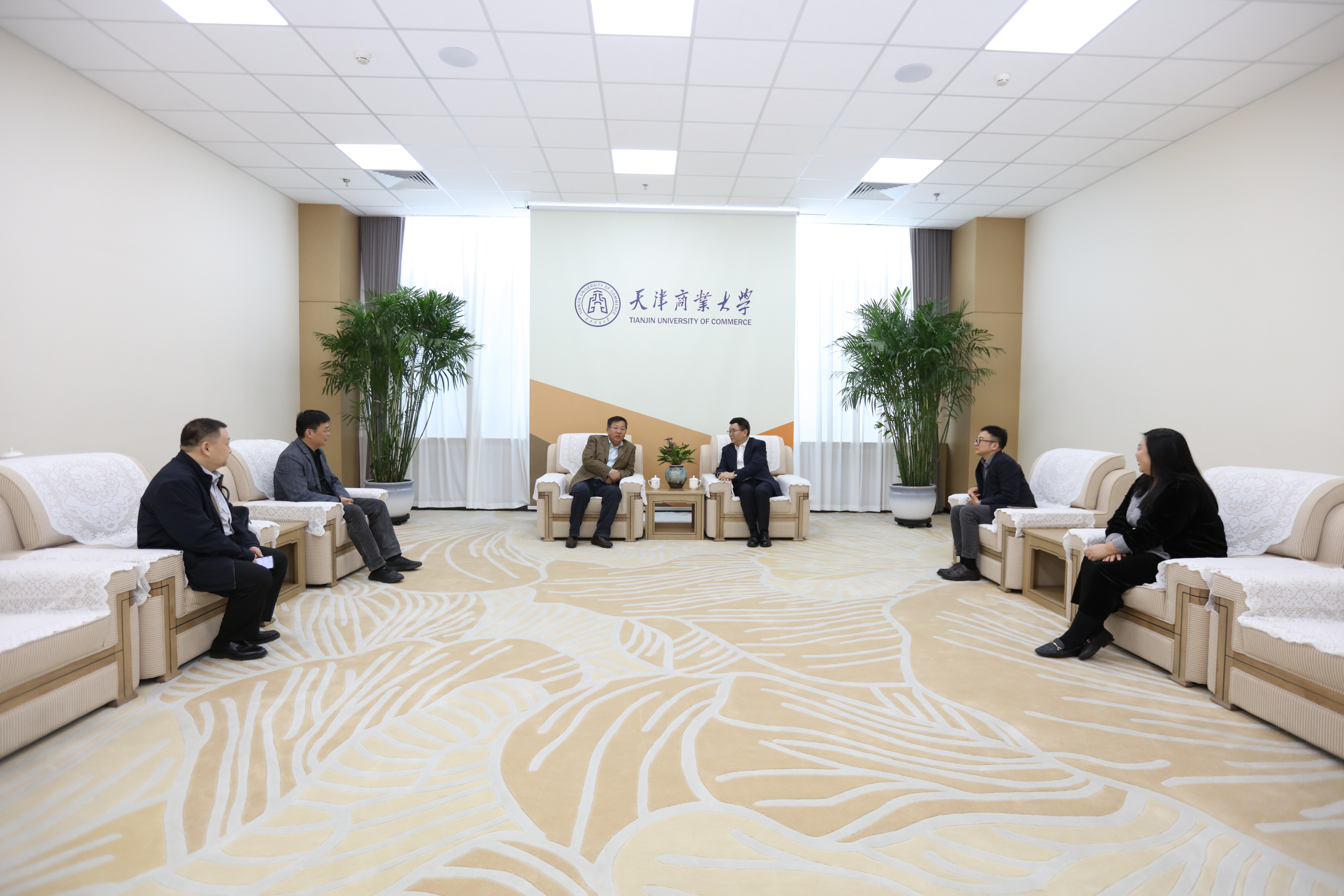 【学术交流】四川外国语大学董洪川教授来taptap官网作专题讲座