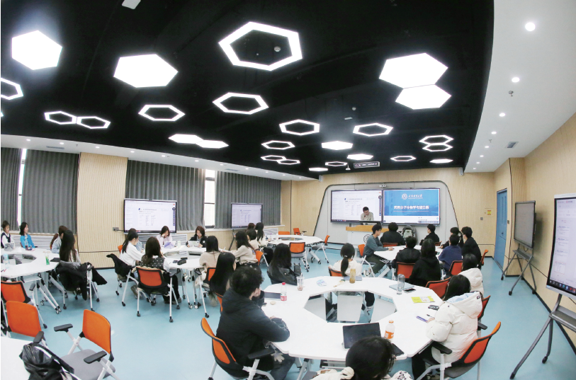 《天津教育报》报道taptap官网新文科实验中心投入使用