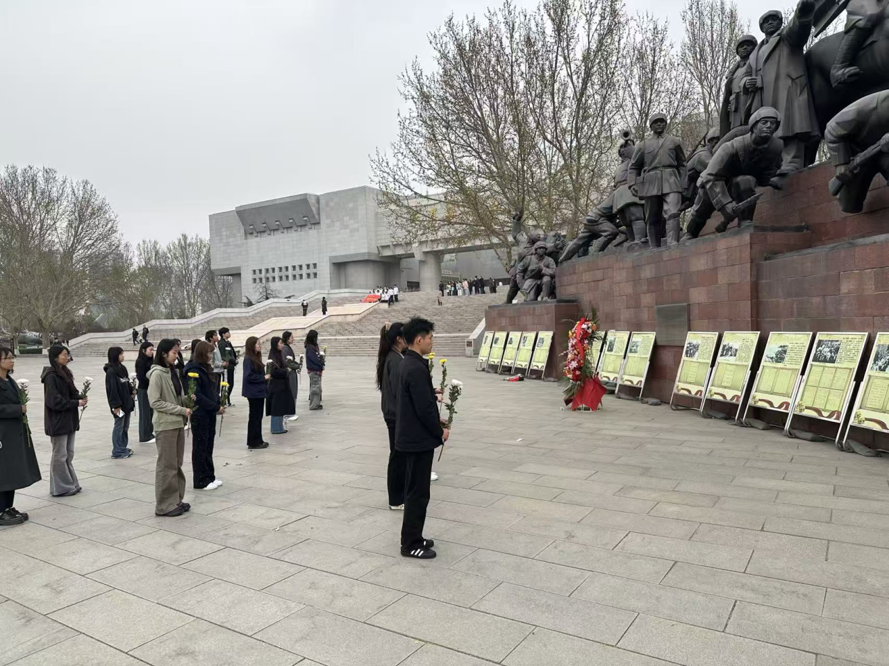 天津教育报微信公众号报道taptap官网开展清明节主题教育活动